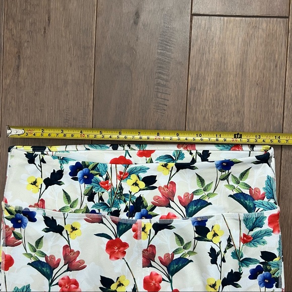 Fabletics Powerhold High-Waisted Floral Poppy Mesh Crop Leggings - Picture 3 of 11